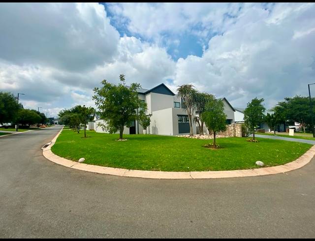 4 BEDROOM HOUSE FOR SALE IN MIDSTREAM RIDGE